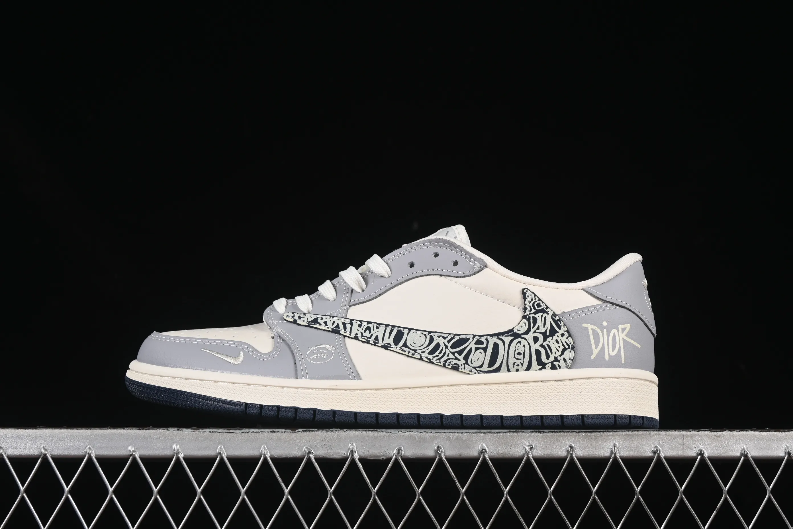All categories Air Jordan Jordan series basketball shoes Air Jordan 1 Low High-end customized low-top sneakers Travis Scott x Fragment Design x Air Jordan 1 Low OG SP AJ1 Dior joint embossed pattern low-top cultural casual sneakers XS2024-023